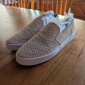 Women's Vionic Kani shoe, Nude, 9.5, New In Box